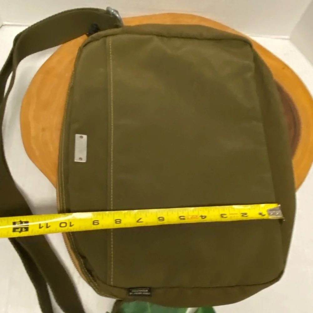- Hedgren Camo Green Messenger Satchel Unisex Outdoor Bag